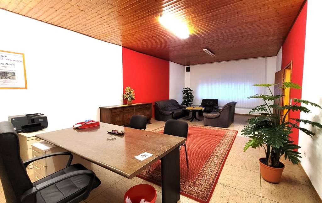 Immobilie in Echzell - Wohn- und Geschäftshaus mit einer Wohnung, Büroetage und Garage! - Bild 3