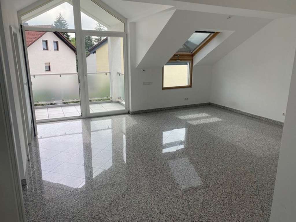 Immobilie in Niederdorfelden - Direkt vom Eigentümer - modernes Zweifamilienhaus mit Wíntergarten und 3 Tiefgaragen  - Bild 2
