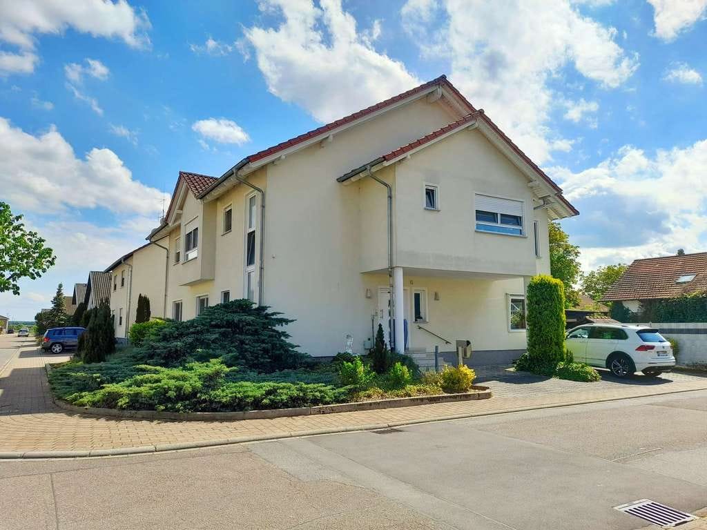 Immobilie in St. Leon-Rot - Herrlich wohnen im Zweifamilienhaus – großzügiges Haus mit 2 Wohneinheiten, Garten, Terrasse, Balkon - Bild 2