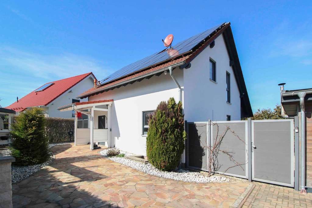 Immobilie in Radeburg - !!!SOFORT BEZUGSFREI!!! Tolles Einfamilienhaus mit Pool und Garten in Radeburg - Bild 1