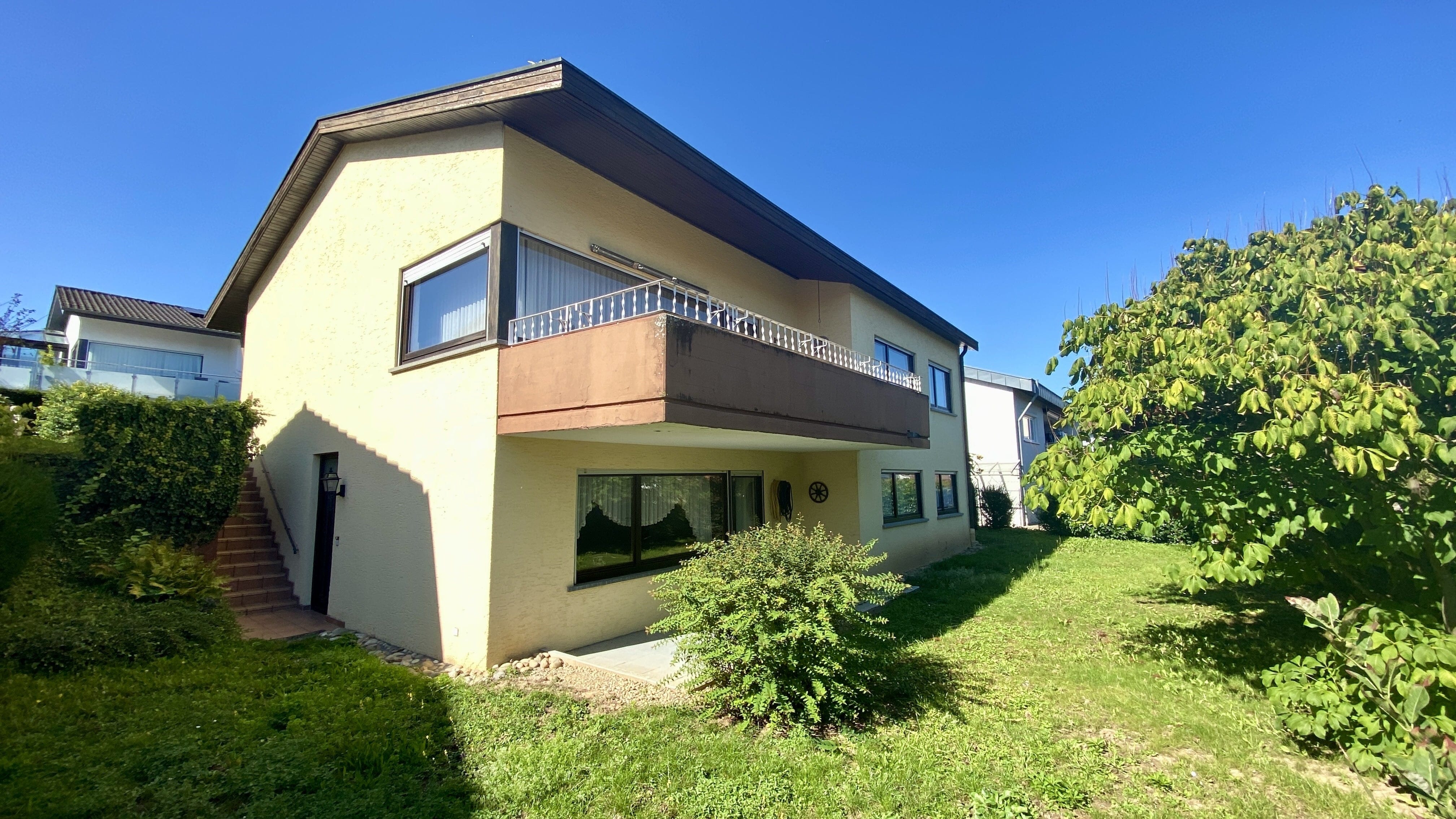 Immobilie in Untereisesheim - Großzügiges Wohnen auf einer Ebene - mit Garten und Einliegerwohnung - Bild 2