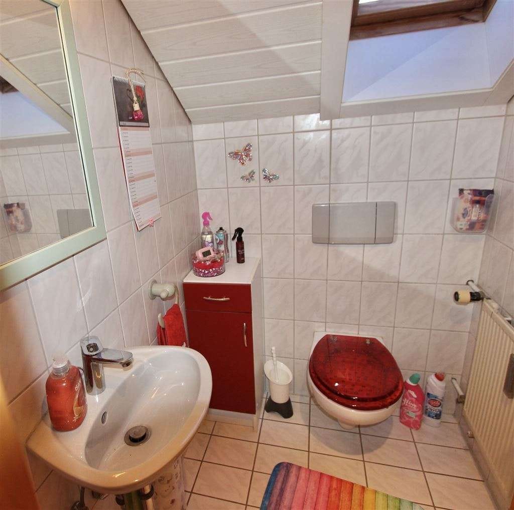 Immobilie in Germaringen - *TOP Angebot* Wunderschöne DG-Wohnung         In einem 3-Fam. Haus - Bild 1