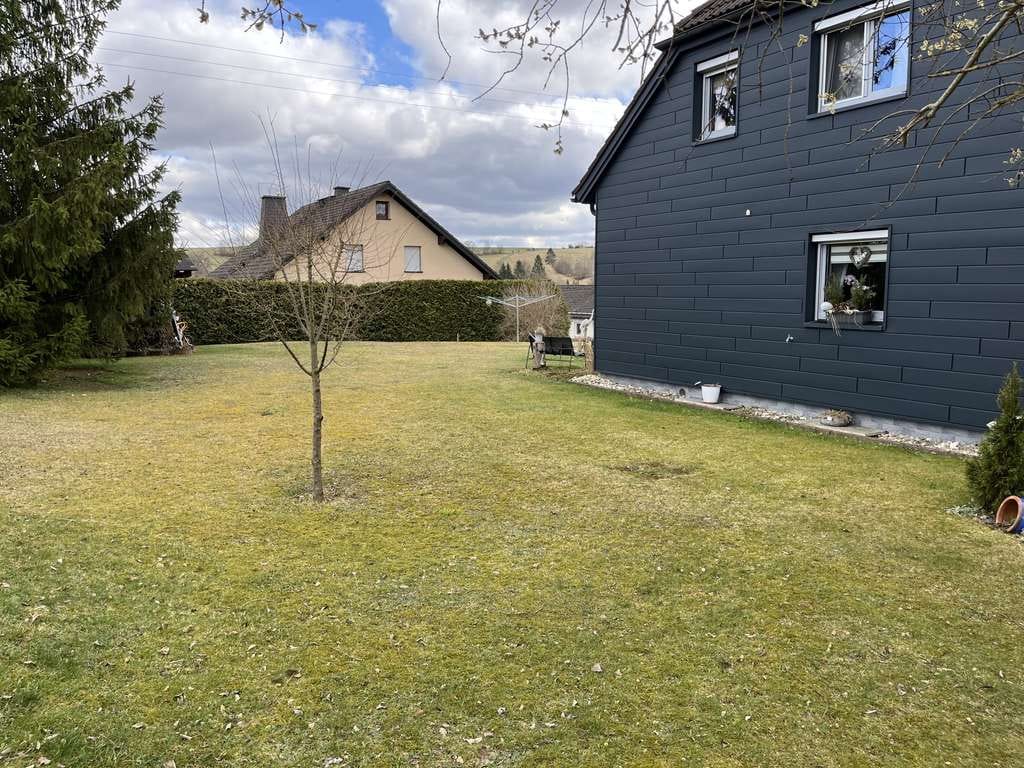 Immobilie in Teuschnitz - Charmantes Einfamilienhaus mit großem Grundstück, moderner Technik und viel Ruhe für Eigennutzer - Bild 0