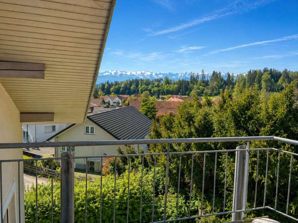 Immobilie in Wasserburg (Bodensee) - Solides Wohnhaus mit Einliegerwohnung, großem Grundstück und Modernisierungschance - Bild 2