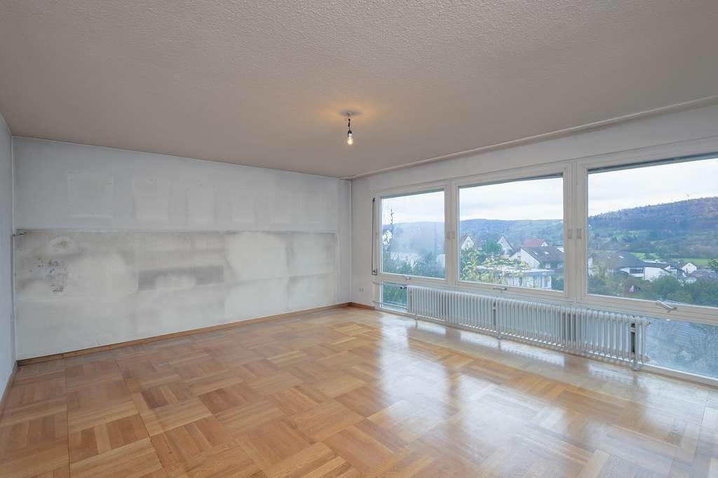 Immobilie in Remshalden - Remshalden-Geradstetten: freistehendes Einfamilienhaus in sonniger Aussichtslage  - Bild 1