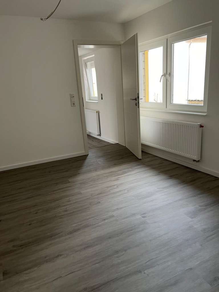 Immobilie in Pohlheim - Kernsaniertes Einfamilienhaus mit Innenhof – 4 Zimmer auf ca. 130 m² Wohnfläche - Bild 2