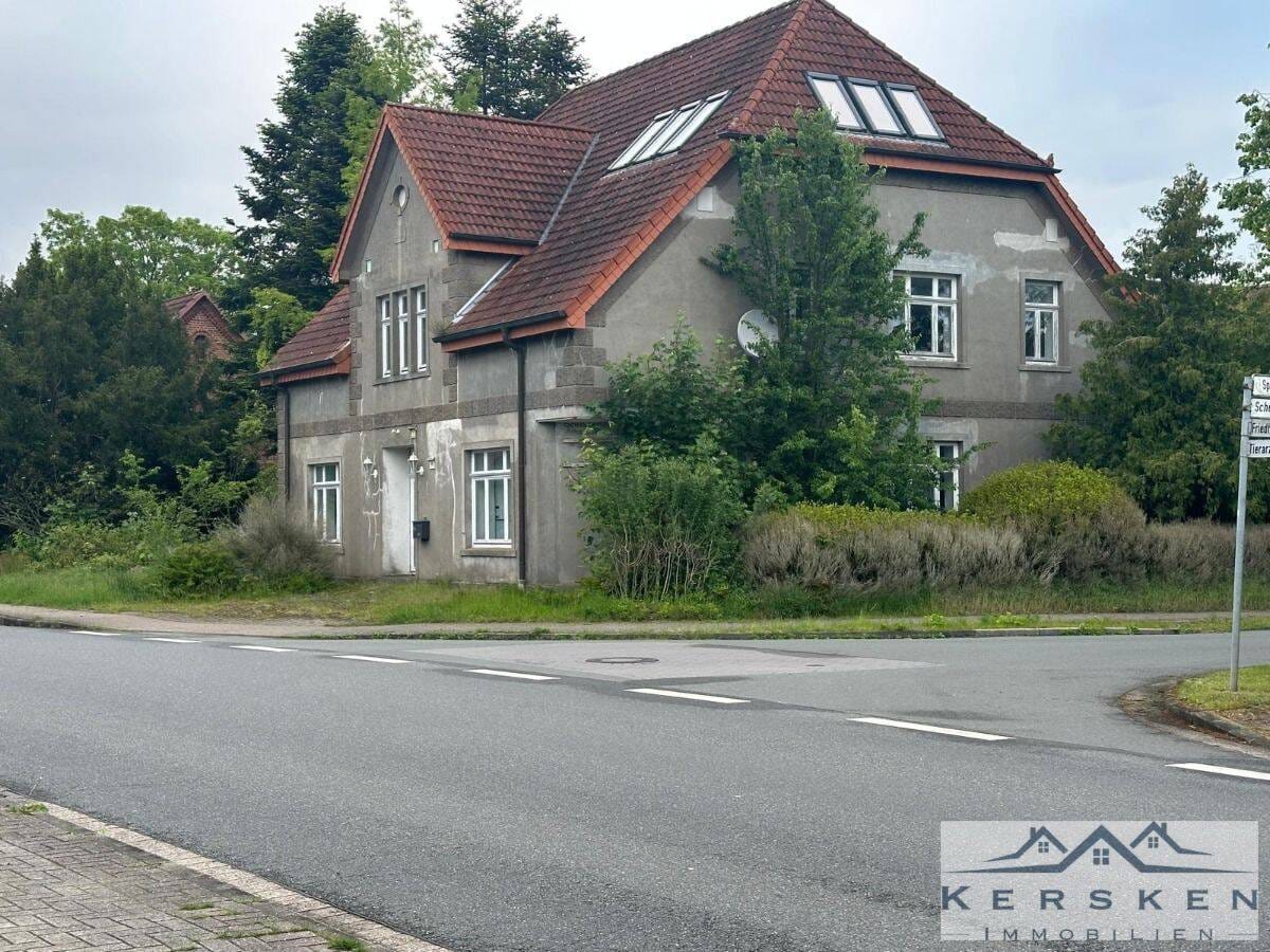 Immobilie in Emtinghausen - Sanierungsbedürftiges Zweifamilienhaus mit viel Entwicklungspotenzial in Emtinghausen zu verkaufen. - Bild 0
