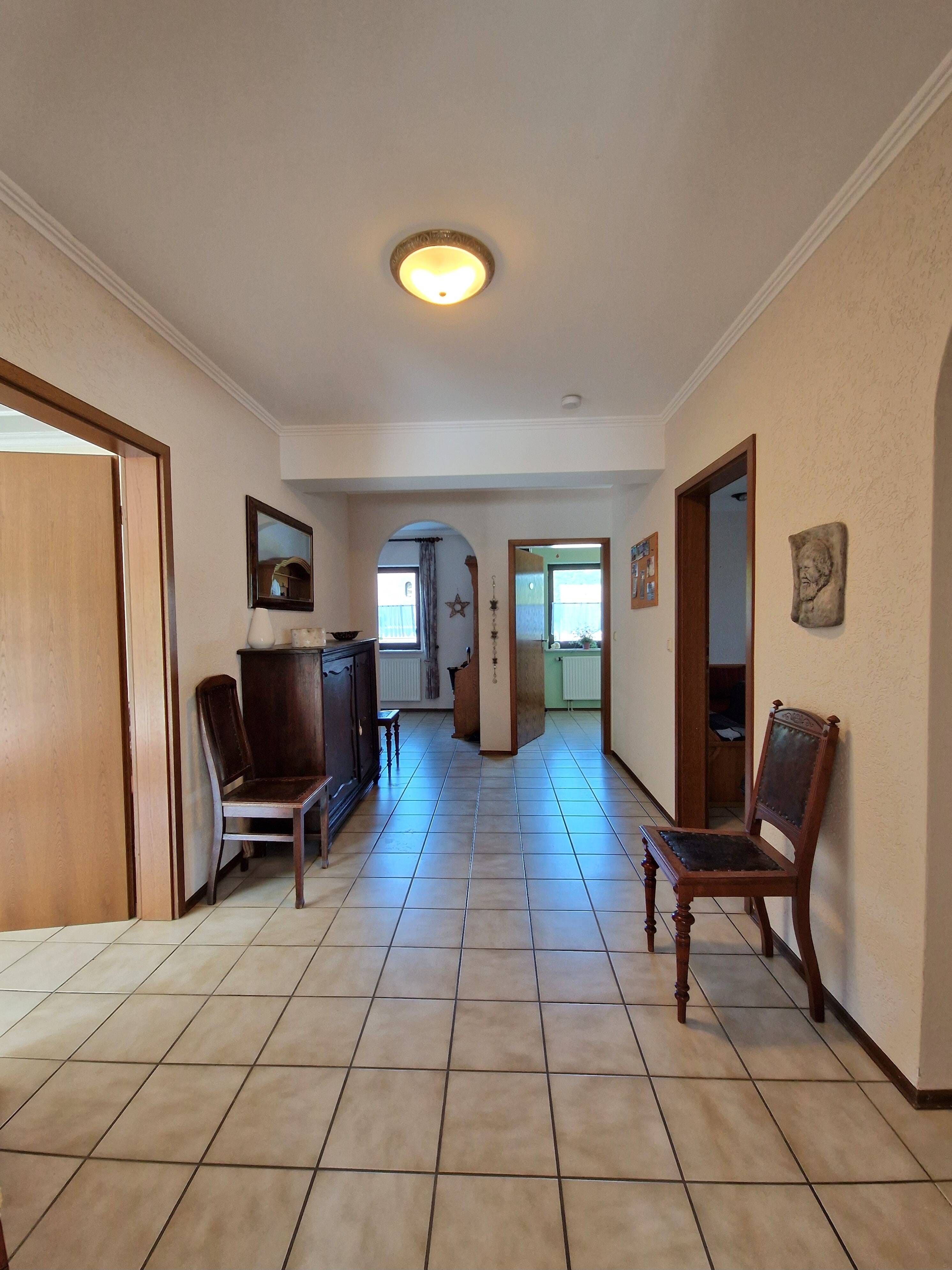 Immobilie in Neumagen-Dhron - Zweifamilienhaus mit Gewerbefläche und Ferienwohnungen - Bild 1
