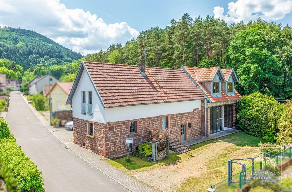 Immobilie in Schönau - Pfälzer Schmuckstück! Charmantes Sandsteinhaus mit Garten in Schönau-Gebüg - Bild 2