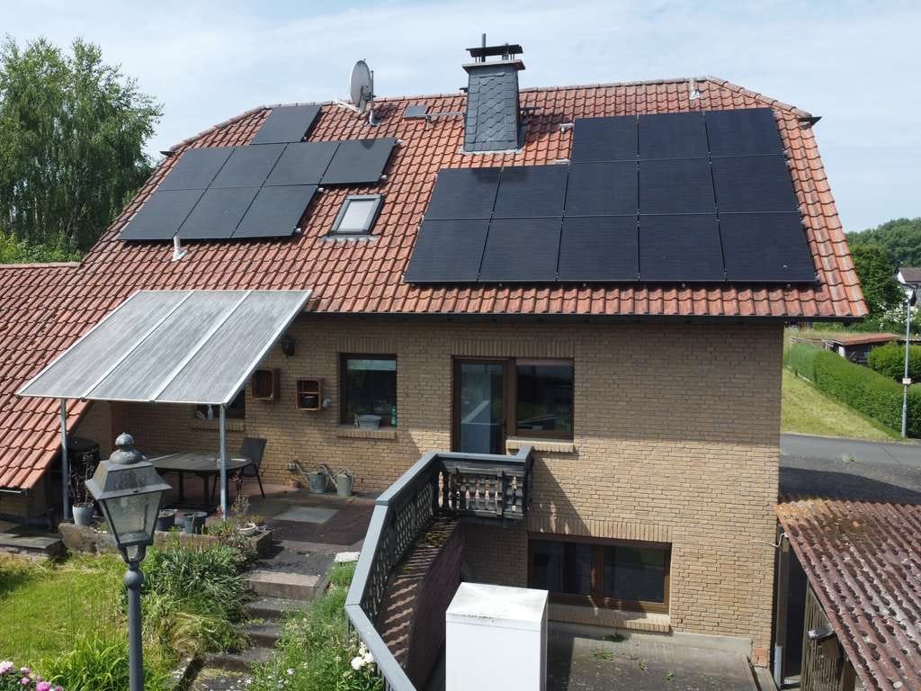 Immobilie in Amöneburg - Wohnen mit Zukunft: Wärmepumpe, Photovoltaik und 230 m² Lebensqualität! - Bild 1