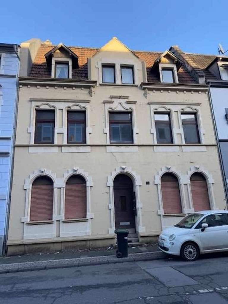 Immobilie in Mülheim an der Ruhr - Sanierungsbedürftiges 3-Familienhaus in zentraler Lage - komplett leer - Bild 1