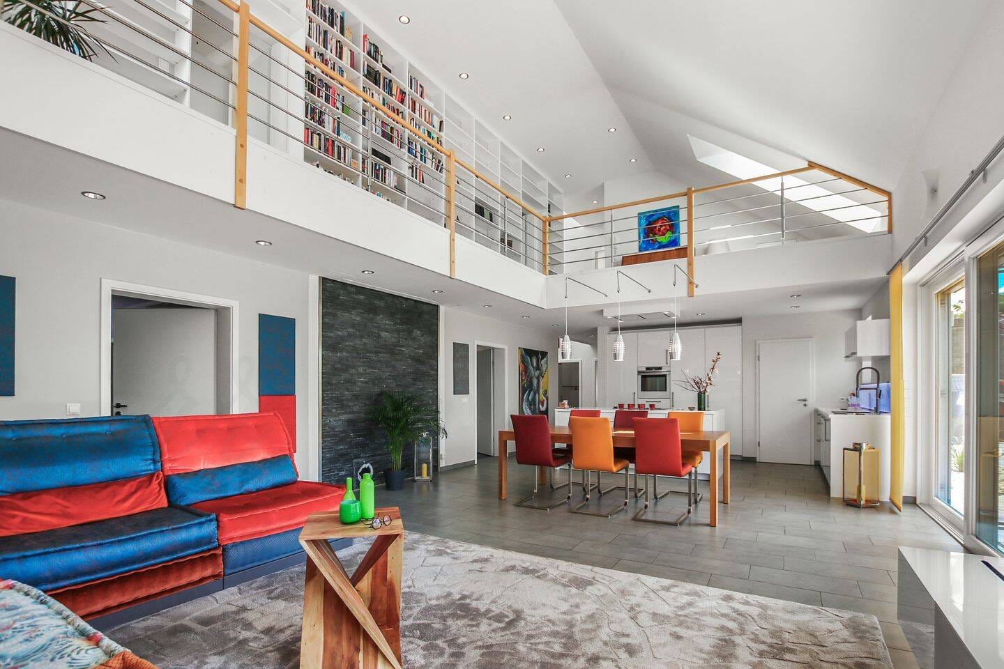 Immobilie in Zusmarshausen - Modernes Designhaus der Extraklasse - bezugsfertig, ruhig gelegen und hervorragend angebunden - Bild 1