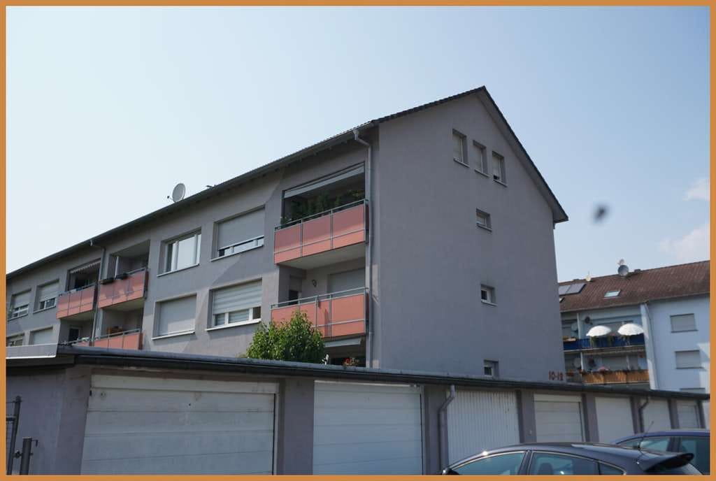 Immobilie in Gengenbach - Ihre Kapitalanlage: 4-Zimmer-Dachgeschosswohnung mit Garage und Stellplatz in guter Lage! - Bild 1