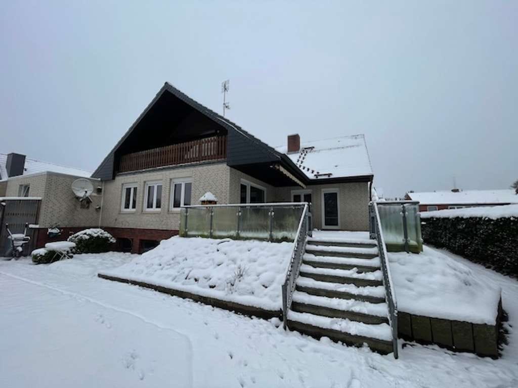 Immobilie in Buchholz - Zweifamilienhaus mit Vollkeller in TOP Lage von Burg - Bild 1