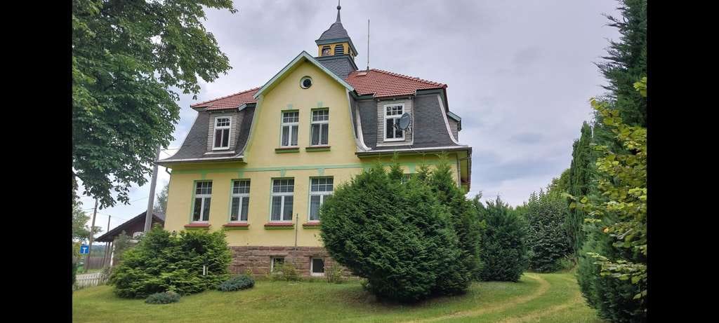 Immobilie in Frankenblick - von Privat: großzg. freist. Haus, ehem. Landschule, großer Garten, Kreis Sonneberg - Bild 1