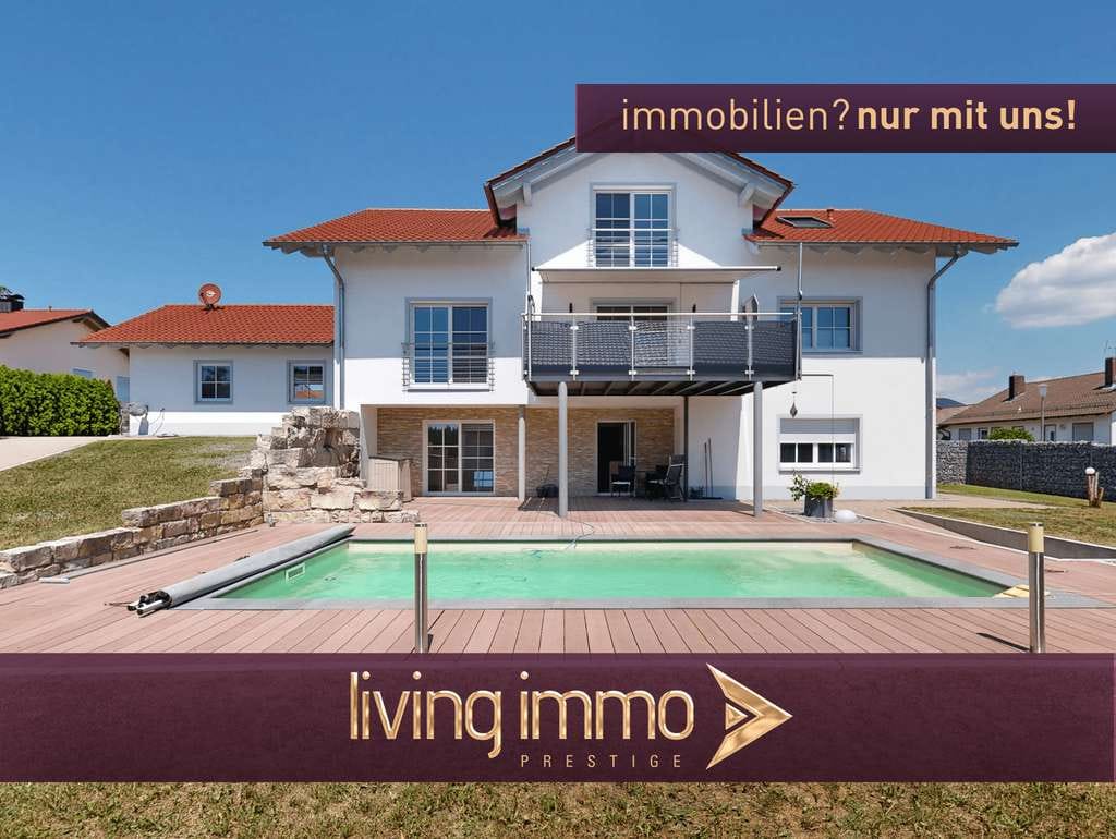 Immobilie in Künzing - Barrierefreies Wohnen auf höchstem Niveau mit Aufzug, Salzwasserpool und großem Grundstück - Bild 0