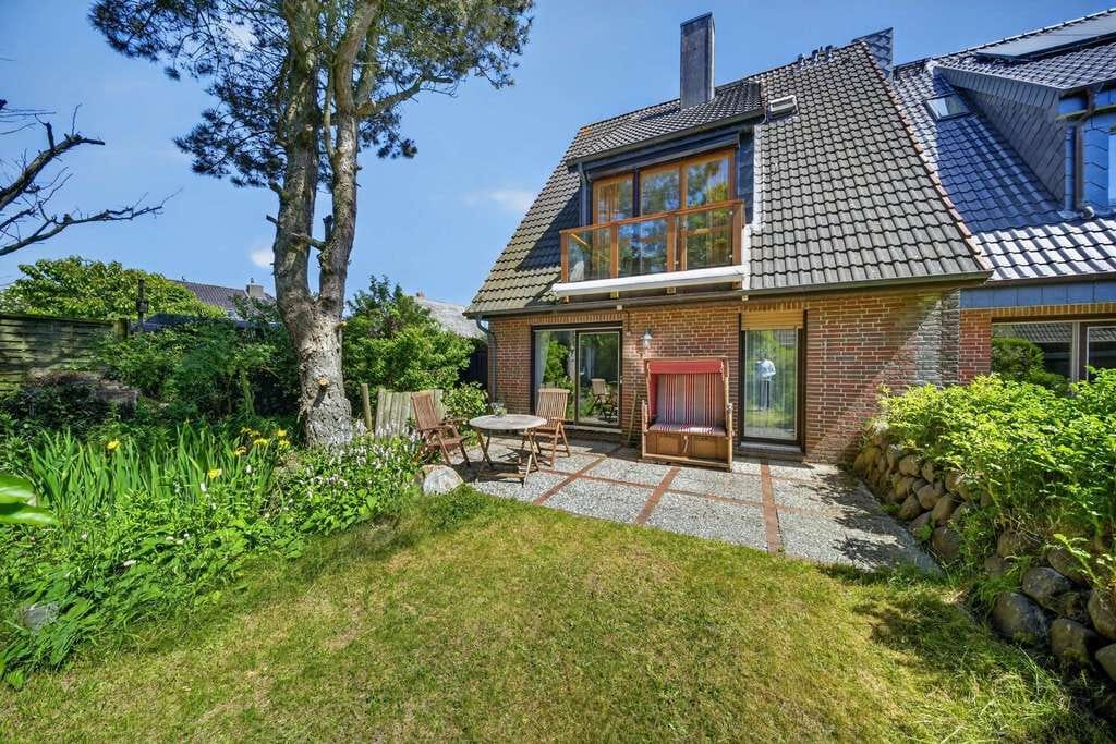 Immobilie in Sylt - Reihenendhaus mit Garage und schönem Gartenteil nahe der Salzwiesen im Süden von Westerland - Bild 2