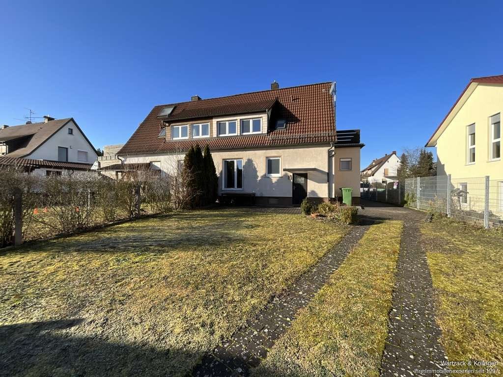 Immobilie in Rednitzhembach - Einziehen und Wohlfühlen:
modernisierte Doppelhaushälfte in Rednitzhembach - Bild 0