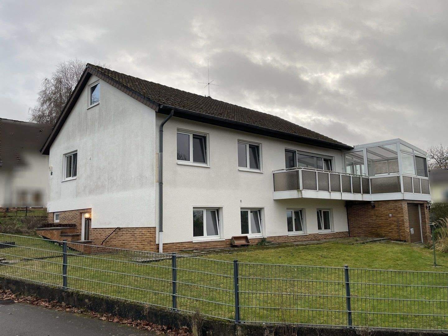 Immobilie in Schauenburg - Großzügiges Ein- bis Zweifamilienhaus mit Wintergarten in Schauenburg-Breitenbach - Bild 3