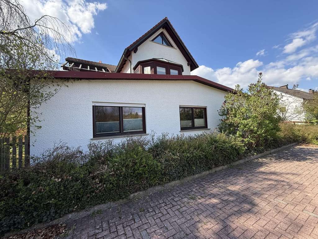 Immobilie in Fritzlar - Massives, hochweriges Einfamilienhaus mit 2 Einheiten & viel Wohnkomfort in Fritzlar/Züschen  - Bild 3