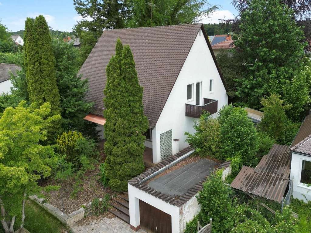 Immobilie in Aystetten - Großzügiges Einfamilienhaus in begehrter Hanglage in Aystetten - Bild 0