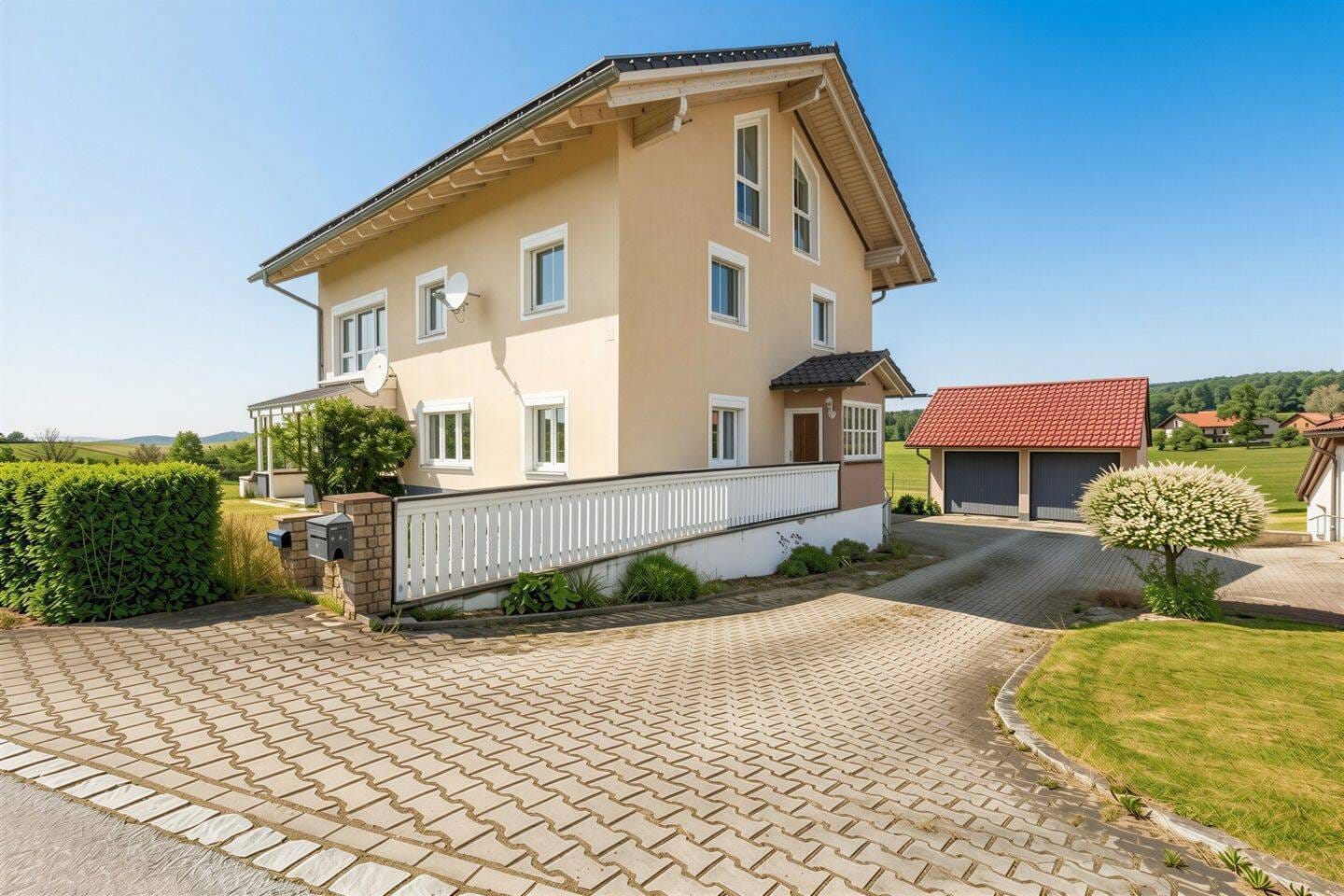 Immobilie in Jandelsbrunn - Viel Platz, viel Ruhe, viel Zuhause - euer Familienhaus im Grünen! - Bild 0