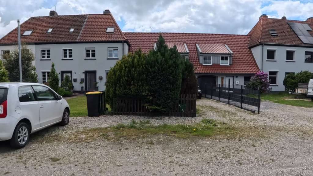Immobilie in Weeze - Exklusives Investment mit Ferienwohnung & vermietetem Reihenhaus in Weeze - Bild 1