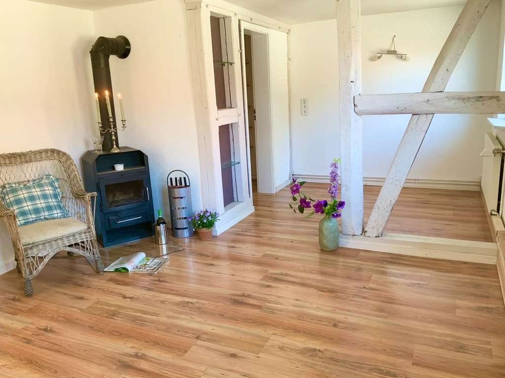 Immobilie in Bad Wilsnack - Verlieben Sie sich neu!  Urgemütliches Haus - 6 Zimmer - Kaminofen und Privatgarten - Bild 4