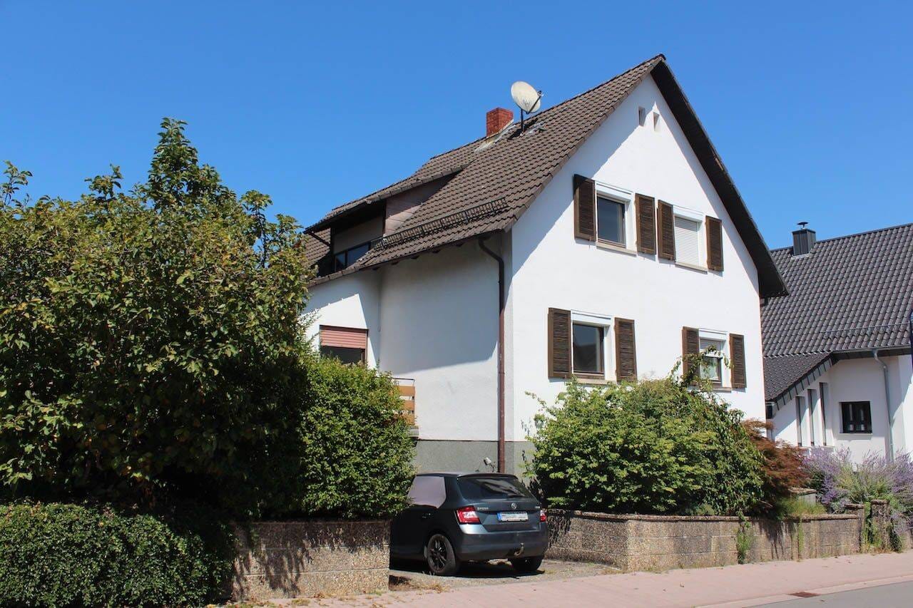 Immobilie in Reichartshausen - Ein Haus, das auf neue Ideen wartet - Ihr persönlicher Neuanfang in Reichartshausen! - Bild 0