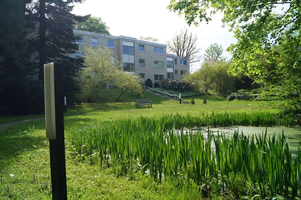 Immobilie in Wentorf bei Hamburg - Ruhe, Komfort und Parkgarten - Sonnige Wohlfühlwohnung mit Südbalkon und Blick ins Grüne - Bild 1