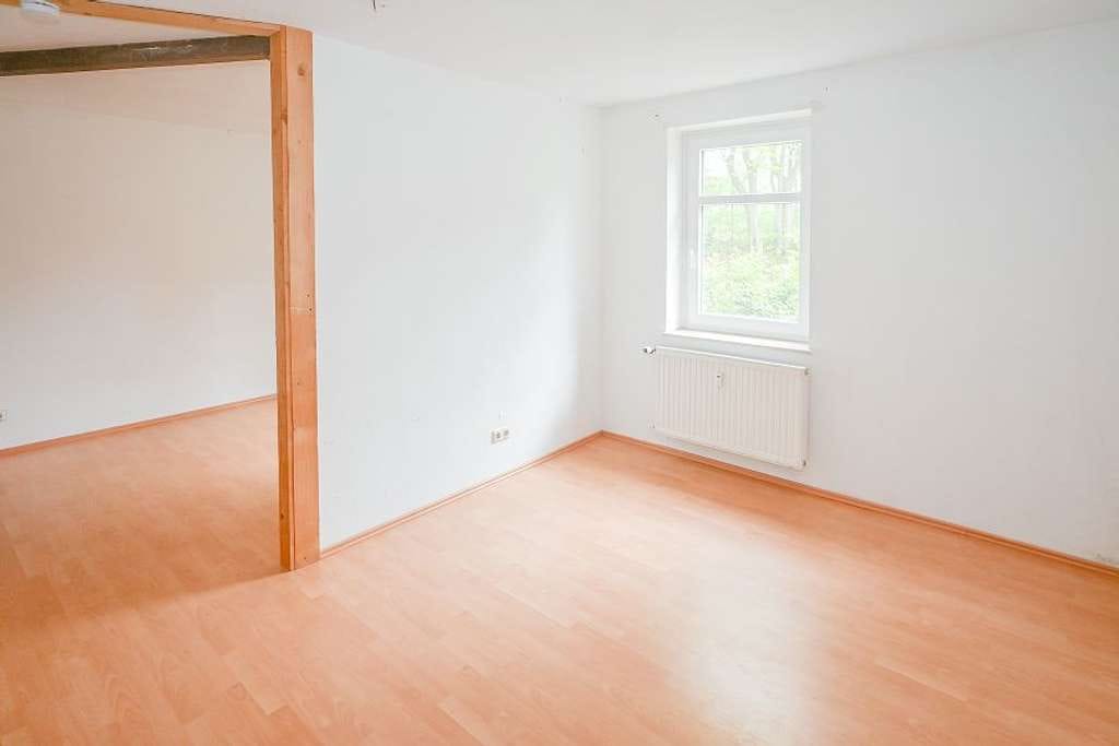 Immobilie in Bad Oeynhausen - Charmante 4-Zimmer-Eigentumswohnung mit Terrasse! - Bild 3