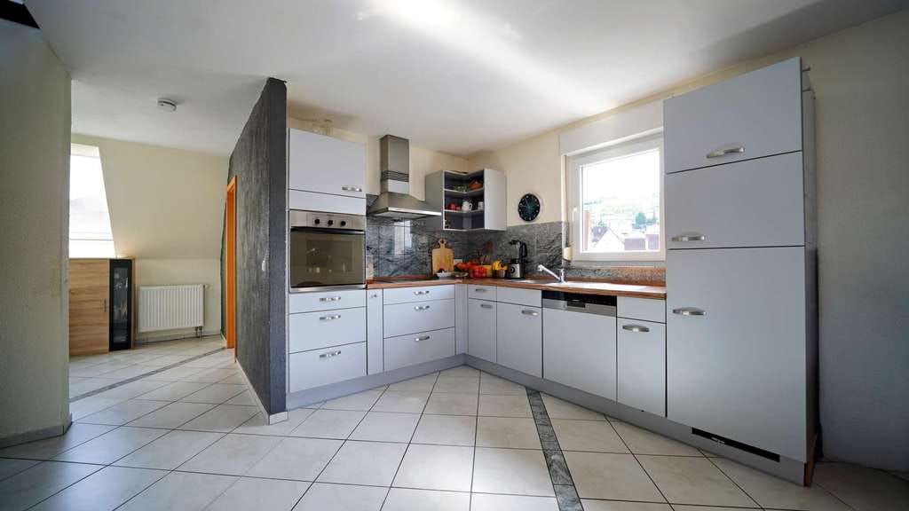 Immobilie in Gemmrigheim - Charmante Maisonette mit offenem Wohnkonzept und sonnigem Balkon - Bild 4