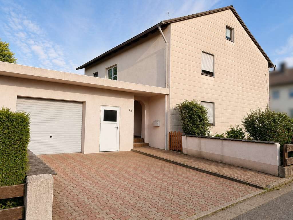 Immobilie in Schierling - Großzügiges Einfamilienhaus auf 743 m² Grundstück – viel Platz für Ihre Wohnideen in Schierling - Bild 0