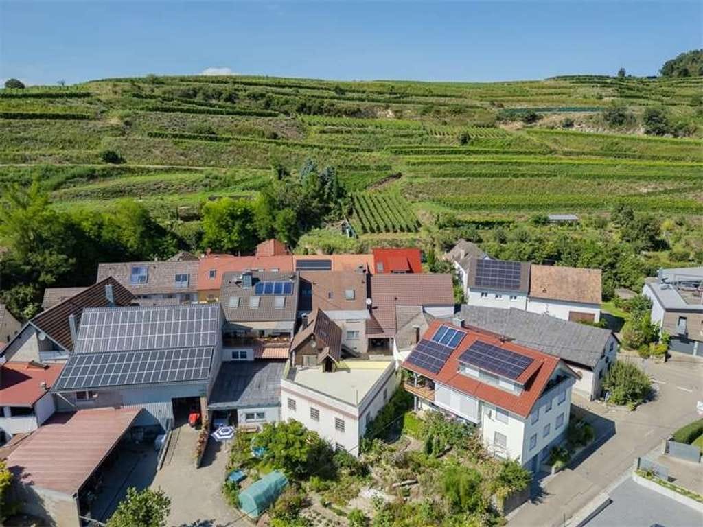 Immobilie in Vogtsburg im Kaiserstuhl - Für die Großfamilie im Herzen des Kaiserstuhls! - Bild 1