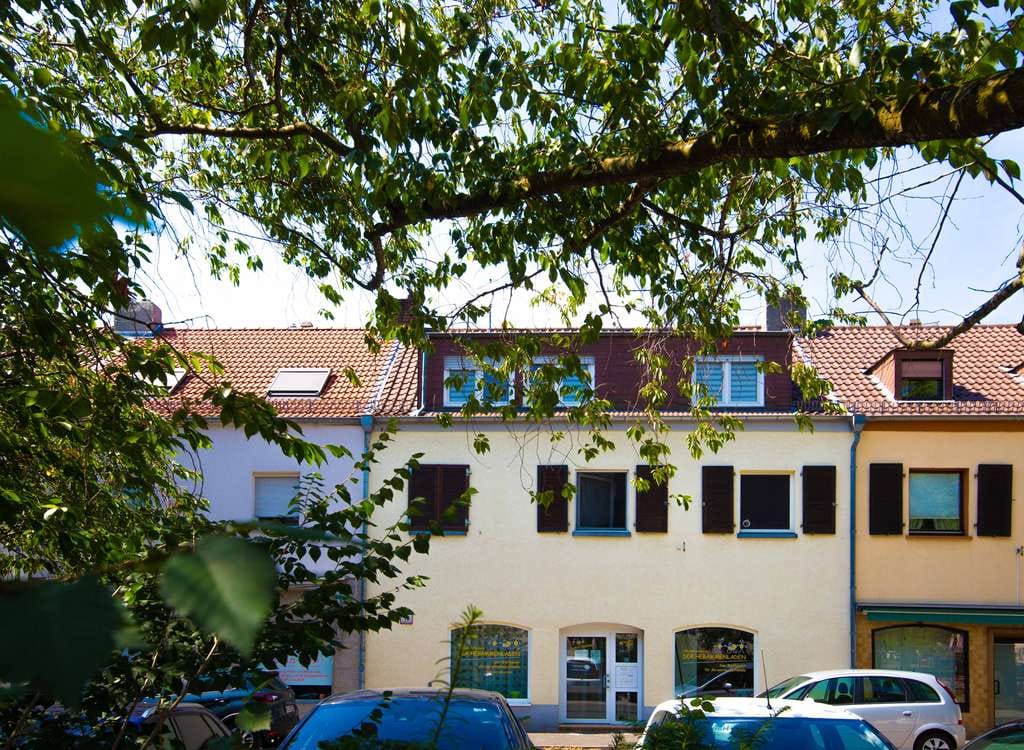 Immobilie in Wiesbaden - Mehrfamilienhaus mit Gewerbefläche in guter Lage in Mainz-Kostheim zu verkaufen - Bild 0