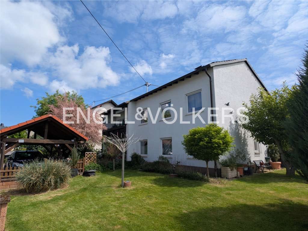 Immobilie in Hillscheid - Modernisiertes Einfamilienhaus mit Wärmepumpe und PV-Anlage - Bild 0