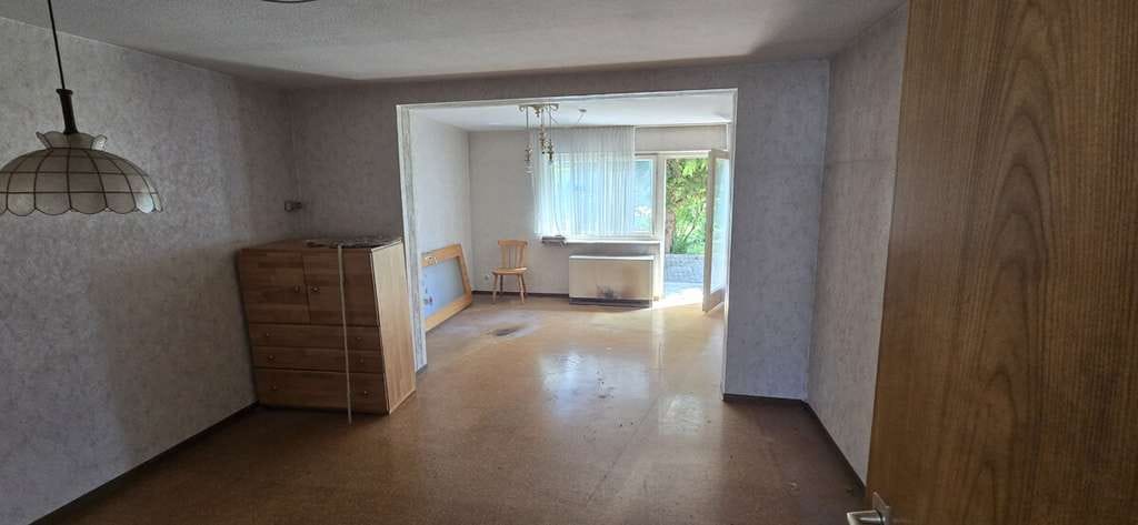 Immobilie in Neckarsulm - Renovierungsbedürftige Doppelhaushälfte in toller Lage mit viel Potenzial - Bild 4