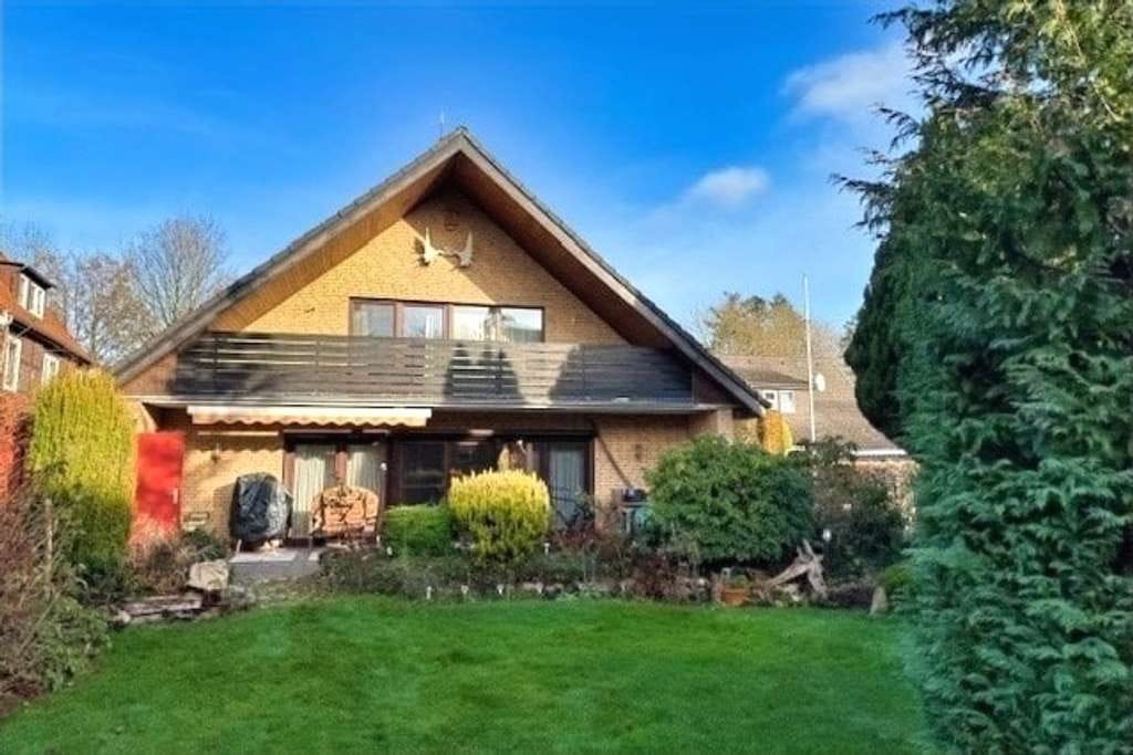 Immobilie in Bremervörde - Modernisiertes 3 Familienhaus mit 2 vermieteten Wohnungen! - Bild 2