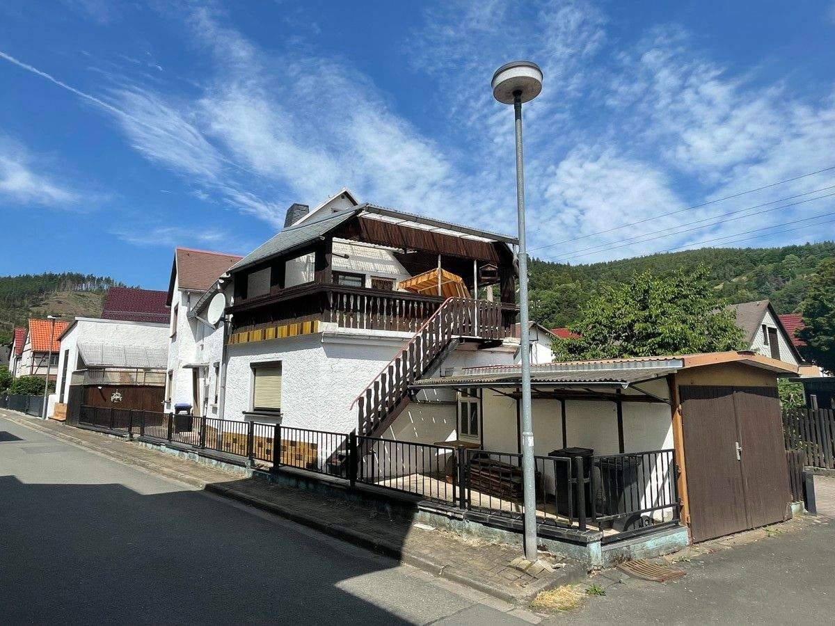 Immobilie in Sitzendorf - Wohnhaus mit Dachterrasse, Garage und Nebengebäude - Bild 0