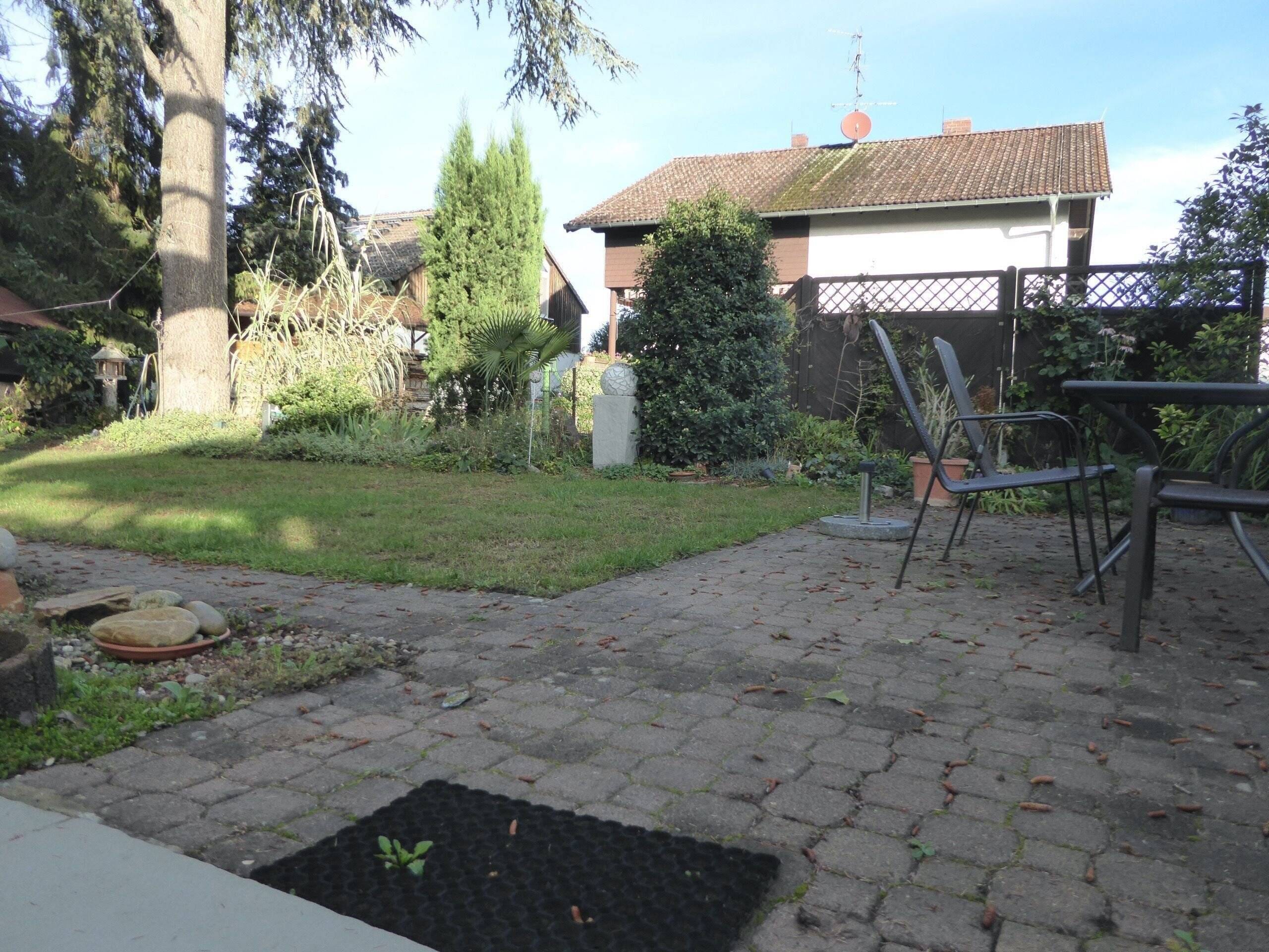 Immobilie in Riedstadt - Kapitalanlage oder Eigennutzung - großes, gepflegtes Wohnhaus mit 3 geräumigen Wohneinheiten und Garten !! - Bild 4