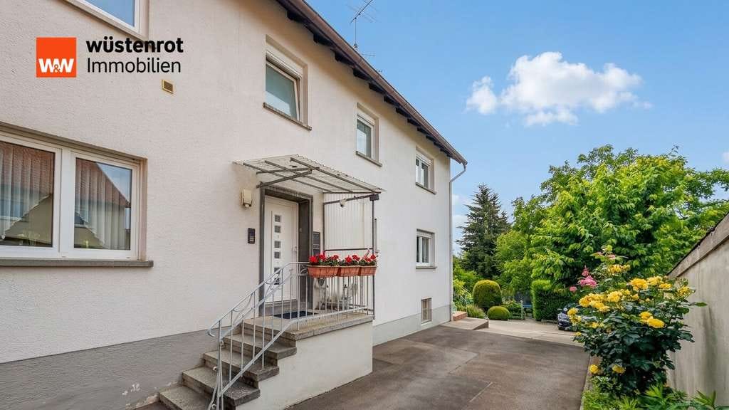 Immobilie in Kindsbach - Großzügiges Zweifamilienhaus mit weitläufigem Grundstück - vielseitig nutzbar - Bild 1