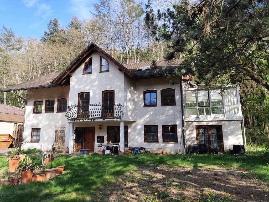 Immobilie in Radebeul - Mehrfamilien-/Generationenhaus mit großem Grundstück - Bild 2