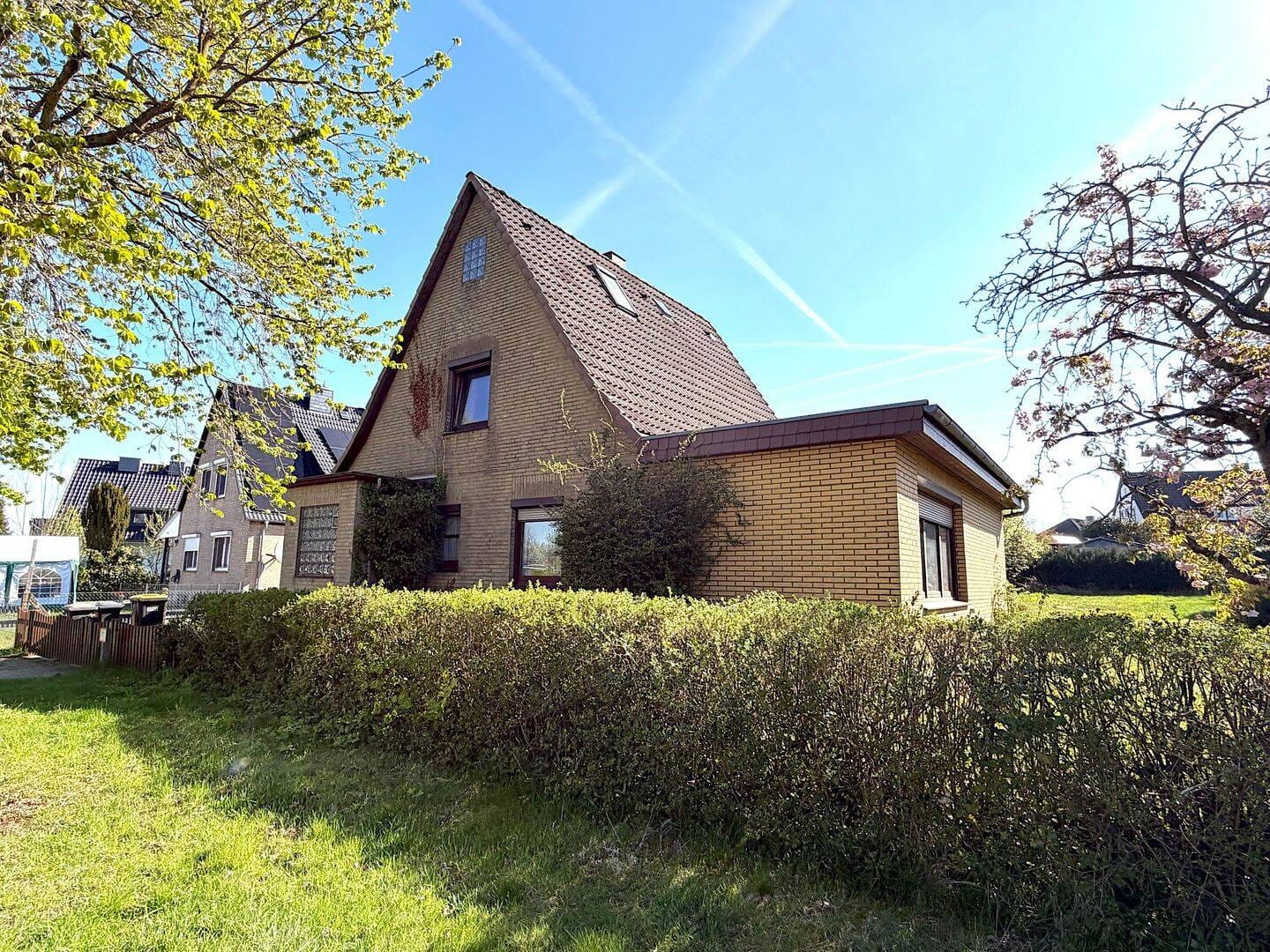 Immobilie in Ebstorf - Ihr neues Zuhause in Ebstorf! Einfamilienhaus mit Gestaltungspotential in ruhiger Lage - Bild 1