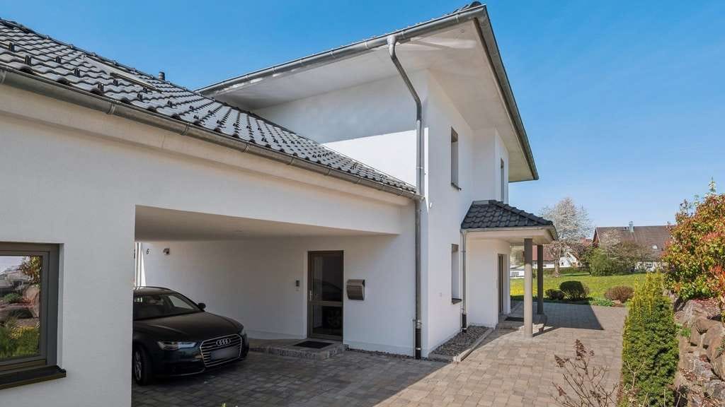 Immobilie in Friedenweiler - Stilvolles Zuhause in Seenähe: Hochwertiges Einfamilienhaus in Unterbränd - Bild 2