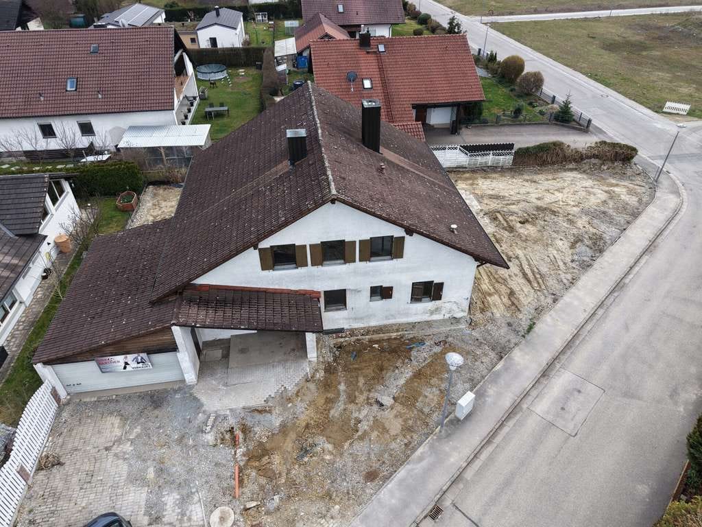 Immobilie in Straßkirchen - sanierungsbedürftiges Einfamilienhaus mit schönem Grundstück - Bild 4