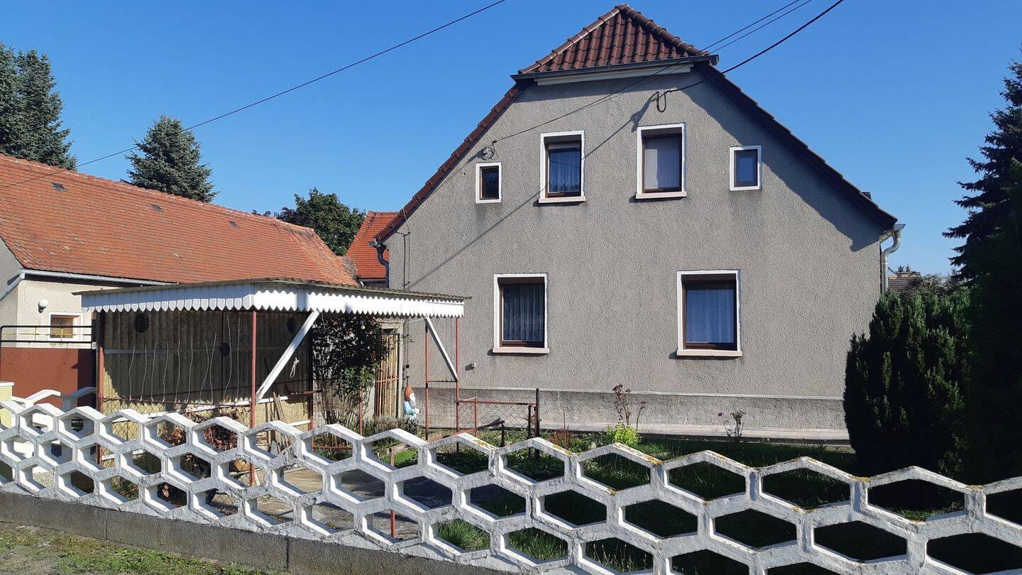 Immobilie in Oßling - Wóslink - Einfamilienhaus in ruhiger Lage mit Nebengebäuden - Bild 1