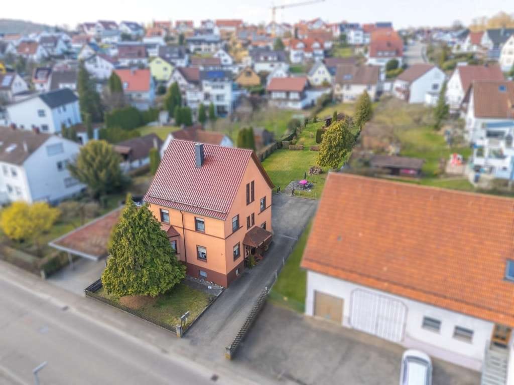 Immobilie in Rechberghausen - ++ Attraktives Zweifamilienhaus & Baugrundstück mit Entwicklungspotenzial ++ - Bild 3