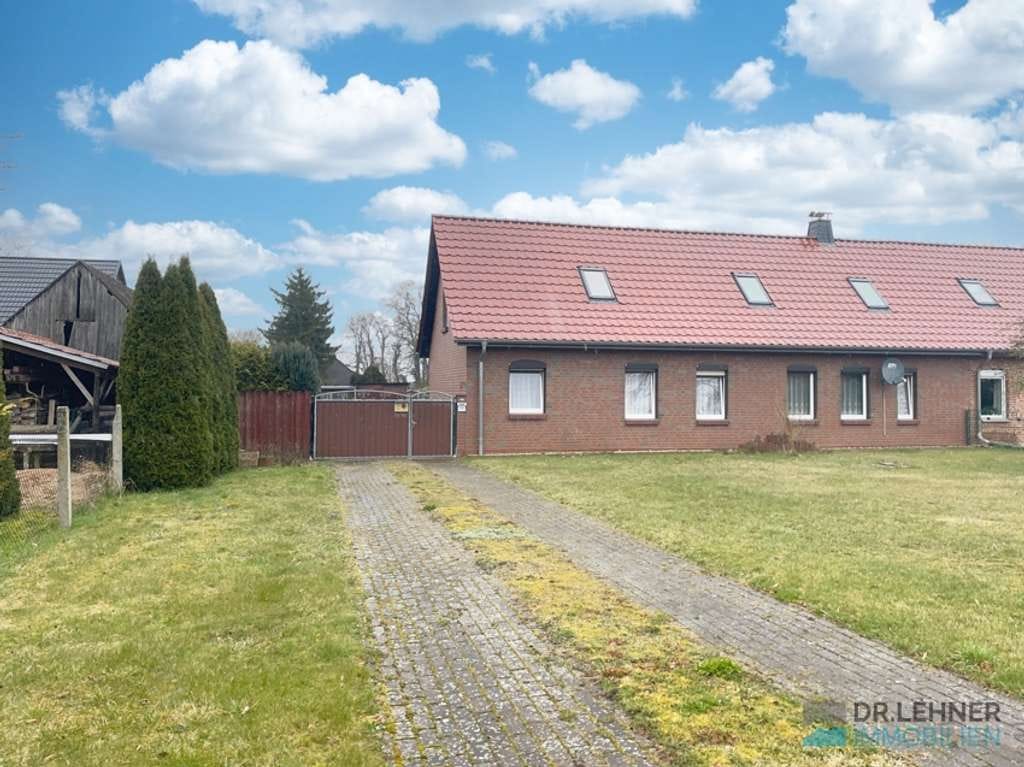 Immobilie in Putlitz - Gepflegtes EFH mit Nebengebäuden und großem Gartenbereich! - Bild 1