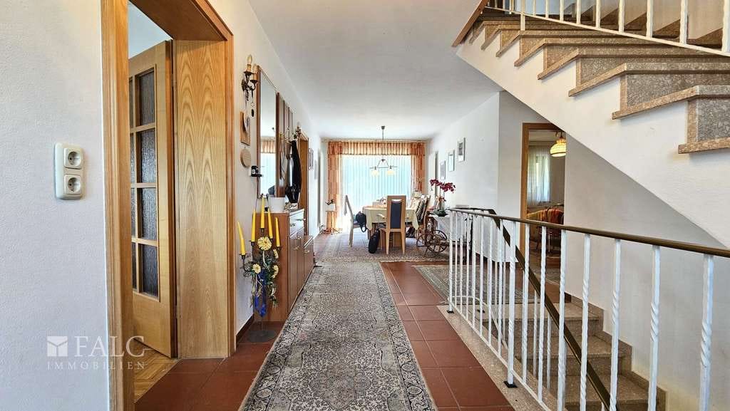 Immobilie in Johanniskirchen - Attraktives Einfamilienhaus mit Doppelgarage, PV-Anlage und ausgebautem Keller - Bild 4