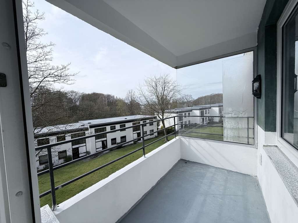 Immobilie in Glücksburg - Ostsee, besonders schöne Lage, 2 Zimmerwohnung mit Balkon und Pkw-Stellplatz, 300 Meter zur Flensbur - Bild 2